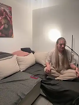 Snapshot of NickyGold_Official chatting on 11-05-25, 07:58 NickyGold Official online show from 11-05-25, 07:58