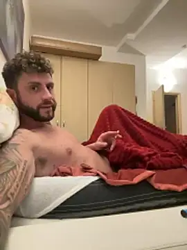 Snapshot of michifolli92 chatting on 11-13-25, 10:30 michifolli92 online show from 11-13-25, 10:30