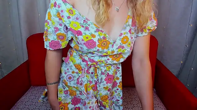 Snapshot of Milka_Blond chatting on 10-04-25, 01:14 Milka Blond online show from 10-04-25, 01:14