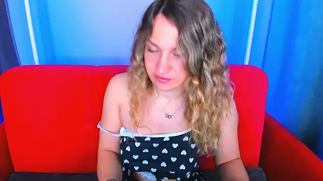 Snapshot of Milka_Blond chatting on 05-05-26, 01:24 Milka Blond online show from 05-05-26, 01:24