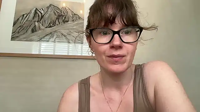 redheadrosie69 online show from 06-08-26, 09:42