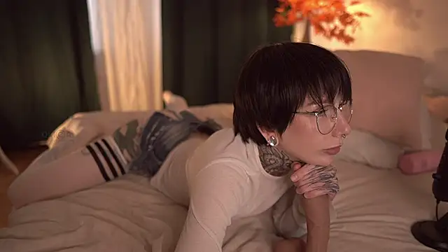 Snapshot of ifuckingtoy_ chatting on 10-19-25, 01:01 ifuckingtoy online show from 10-19-25, 01:01