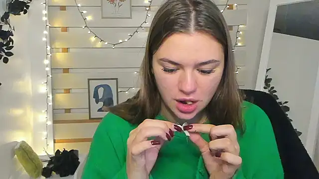 Josephine Kiss online show from 11-14-25, 06:12