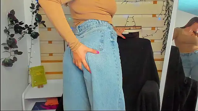 Josephine Kiss online show from 04-27-26, 12:14