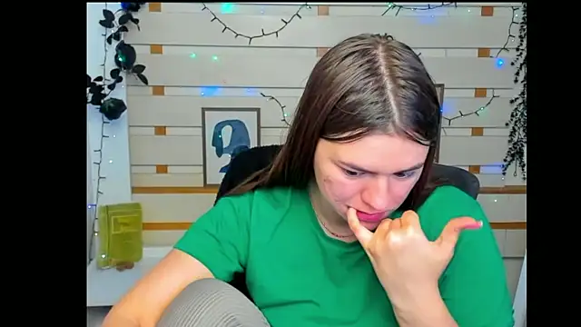 Josephine Kiss online show from 05-11-26, 04:04