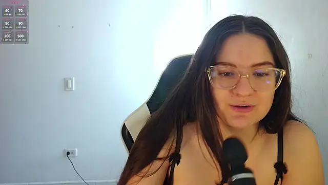 Snapshot of livgomez chatting on 02-06-26, 02:09 livgomez online show from 02-06-26, 02:09