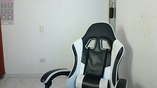 Snapshot of livgomez chatting on 03-07-26, 02:19 livgomez online show from 03-07-26, 02:19