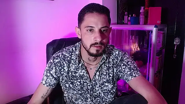 Snapshot of Erick_Wall chatting on 03-13-26, 04:24 Erick Wall online show from 03-13-26, 04:24