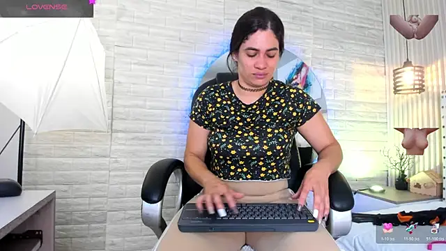 sussy  stone online show from 04-04-26, 12:02