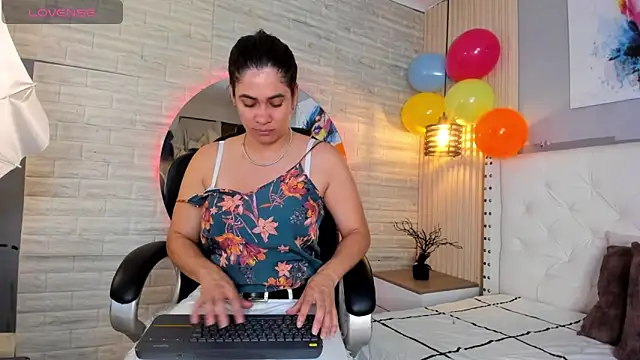 Snapshot of sussy__stone chatting on 05-14-26, 12:12 sussy stone online show from 05-14-26, 12:12