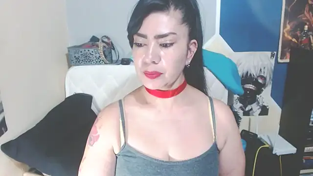 Snapshot of luisahott chatting on 09-23-25, 07:28 luisahott online show from 09-23-25, 07:28