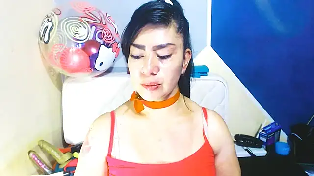 Snapshot of luisahott chatting on 04-14-26, 05:41 luisahott online show from 04-14-26, 05:41