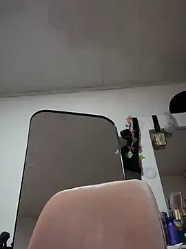 Snapshot of Lorraine_Leon chatting on 03-21-25, 04:28 Lorraine Leon online show from 03-21-25, 04:28