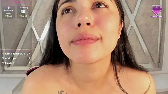 Snapshot of Danna_777_ chatting on 01-19-25, 04:54 Danna 777 online show from 01-19-25, 04:54