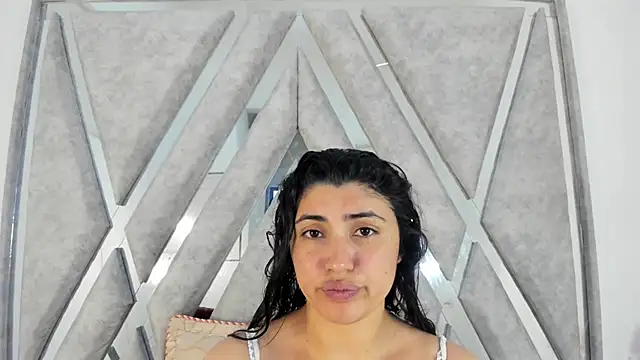 Snapshot of Danna_777_ chatting on 02-02-25, 01:34 Danna 777 online show from 02-02-25, 01:34