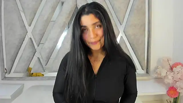 Snapshot of Danna_777_ chatting on 02-18-25, 12:15 Danna 777 online show from 02-18-25, 12:15
