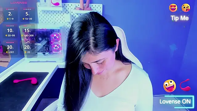 Snapshot of Danna_777_ chatting on 11-13-25, 04:44 Danna 777 online show from 11-13-25, 04:44