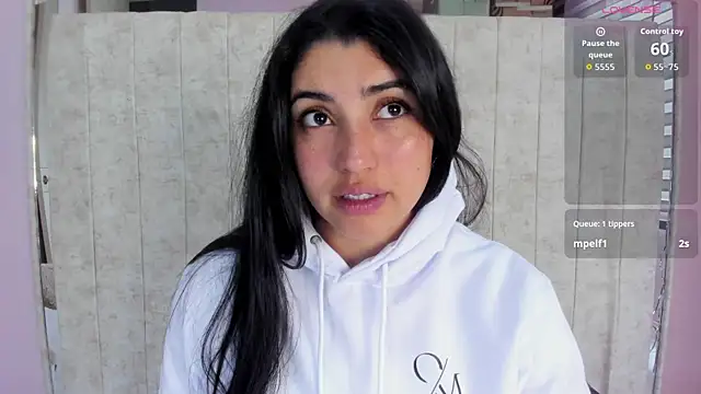 Snapshot of Danna_777_ chatting on 01-14-26, 08:58 Danna 777 online show from 01-14-26, 08:58
