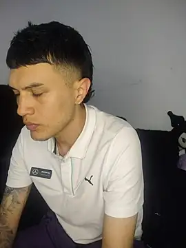 Snapshot of Tifanny_Sweett chatting on 10-31-25, 12:44 Tifanny Sweett online show from 10-31-25, 12:44