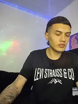 Snapshot of Tifanny_Sweett chatting on 11-21-25, 03:38 Tifanny Sweett online show from 11-21-25, 03:38