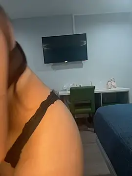 hotpinkangel online show from 06-12-26, 03:44