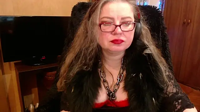 Snapshot of Miss_Tress chatting on 12-27-24, 02:47 Miss Tress online show from 12-27-24, 02:47