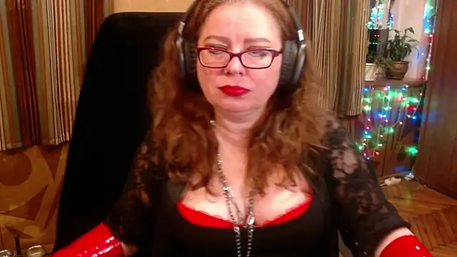 Snapshot of Miss_Tress chatting on 10-13-25, 11:27 Miss Tress online show from 10-13-25, 11:27
