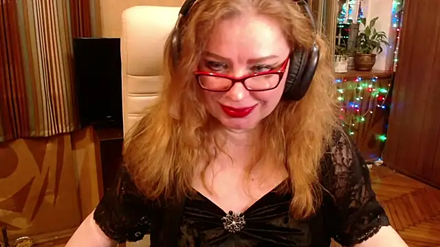 Miss Tress online show from 11-27-25, 09:17