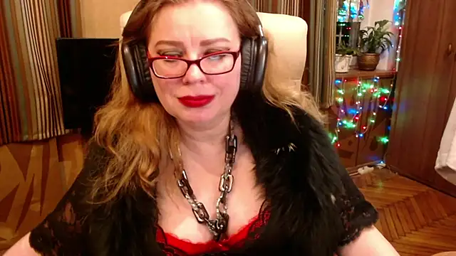 Miss Tress online show from 02-17-26, 06:58