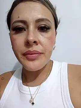 Snapshot of ALONDRAMILF chatting on 01-13-25, 12:09 ALONDRAMILF online show from 01-13-25, 12:09