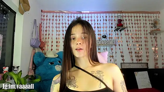 lucyy tay online show from 10-24-25, 11:01