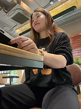 Emily 9xx online show from 11-12-25, 02:01