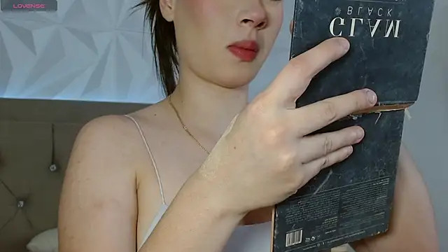 Gwen drew online show from 03-01-26, 03:47