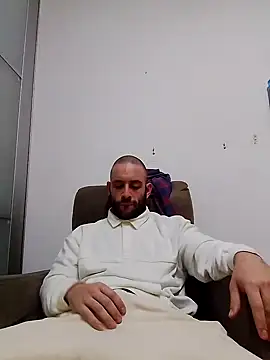 Snapshot of bearguy998 chatting on 01-25-25, 11:54 bearguy998 online show from 01-25-25, 11:54