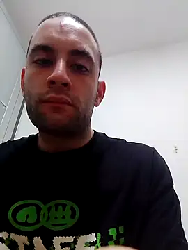 Snapshot of bearguy998 chatting on 02-08-25, 07:27 bearguy998 online show from 02-08-25, 07:27