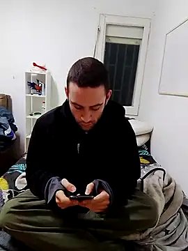 Snapshot of bearguy998 chatting on 03-07-25, 06:33 bearguy998 online show from 03-07-25, 06:33