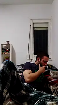 Snapshot of bearguy998 chatting on 03-11-25, 09:59 bearguy998 online show from 03-11-25, 09:59