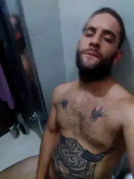 Snapshot of bearguy998 chatting on 09-09-25, 07:02 bearguy998 online show from 09-09-25, 07:02