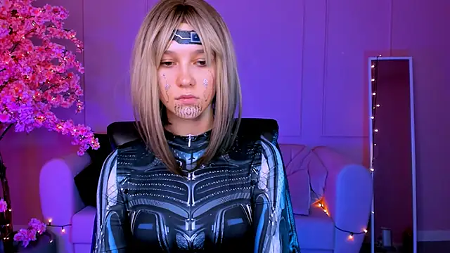 Snapshot of LolaLemona chatting on 12-15-24, 01:32 LolaLemona online show from 12-15-24, 01:32