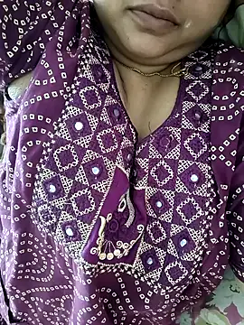 Snapshot of cuteyqueen chatting on 10-10-25, 01:37 cuteyqueen online show from 10-10-25, 01:37