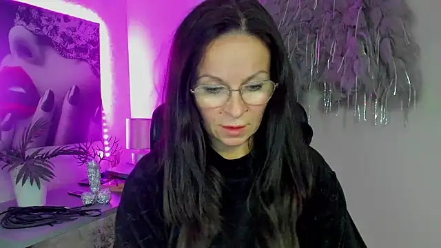 HelenLuxx online show from 01-08-26, 05:15