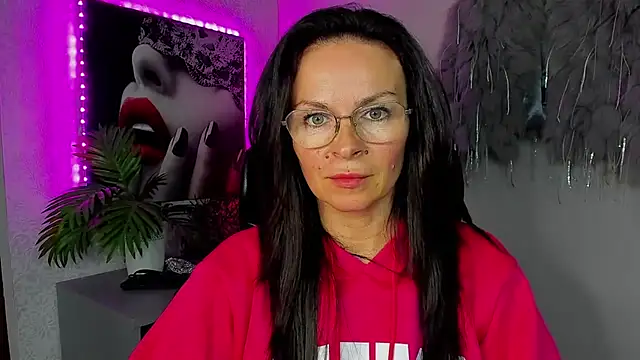 HelenLuxx online show from 04-22-26, 05:25