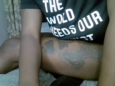 Its tyra online show from 10-09-25, 04:49