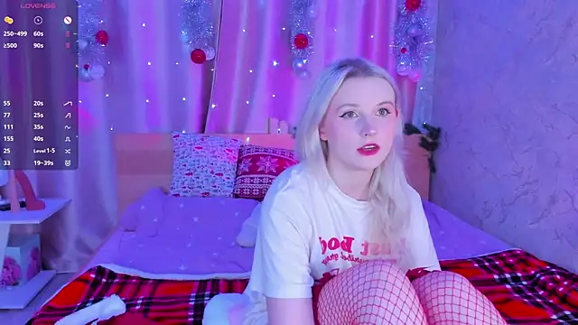 Snapshot of SweeteRose_Royce chatting on 12-20-24, 02:49 SweeteRose Royce online show from 12-20-24, 02:49