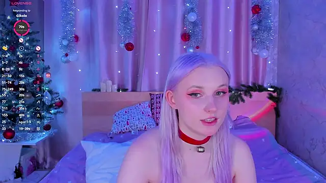 Snapshot of SweeteRose_Royce chatting on 12-29-24, 05:54 SweeteRose Royce online show from 12-29-24, 05:54