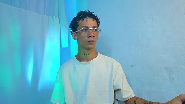 Snapshot of mateodeamjo chatting on 04-10-26, 01:22 mateodeamjo online show from 04-10-26, 01:22