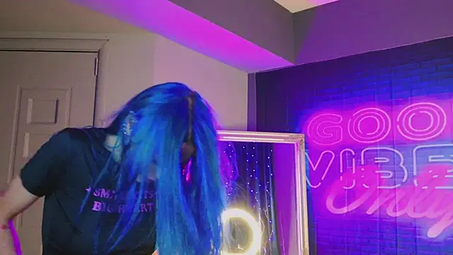 Snapshot of AriaVoss chatting on 12-07-24, 08:38 AriaVoss online show from 12-07-24, 08:38