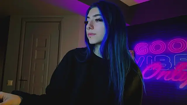 Snapshot of AriaVoss chatting on 12-09-24, 08:44 AriaVoss online show from 12-09-24, 08:44