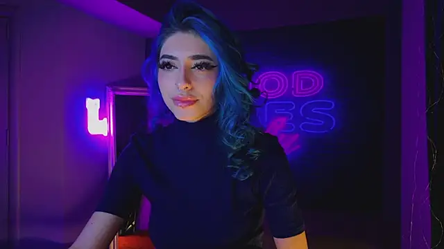 Snapshot of AriaVoss chatting on 12-30-24, 02:31 AriaVoss online show from 12-30-24, 02:31