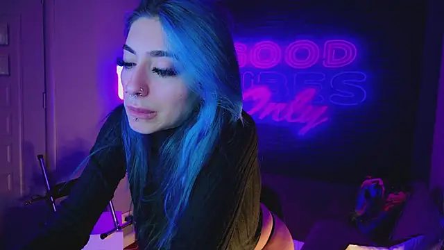 Snapshot of AriaVoss chatting on 01-08-25, 02:35 AriaVoss online show from 01-08-25, 02:35